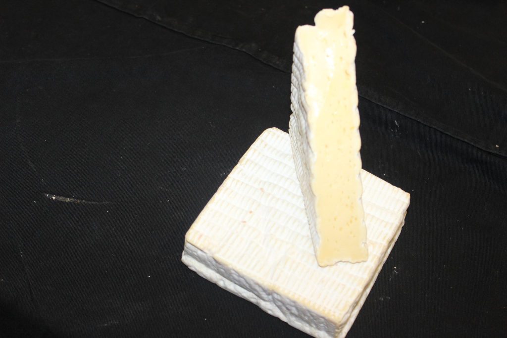 Pont-l'Évêque, fromage affiné par La Fromagerie du Berger