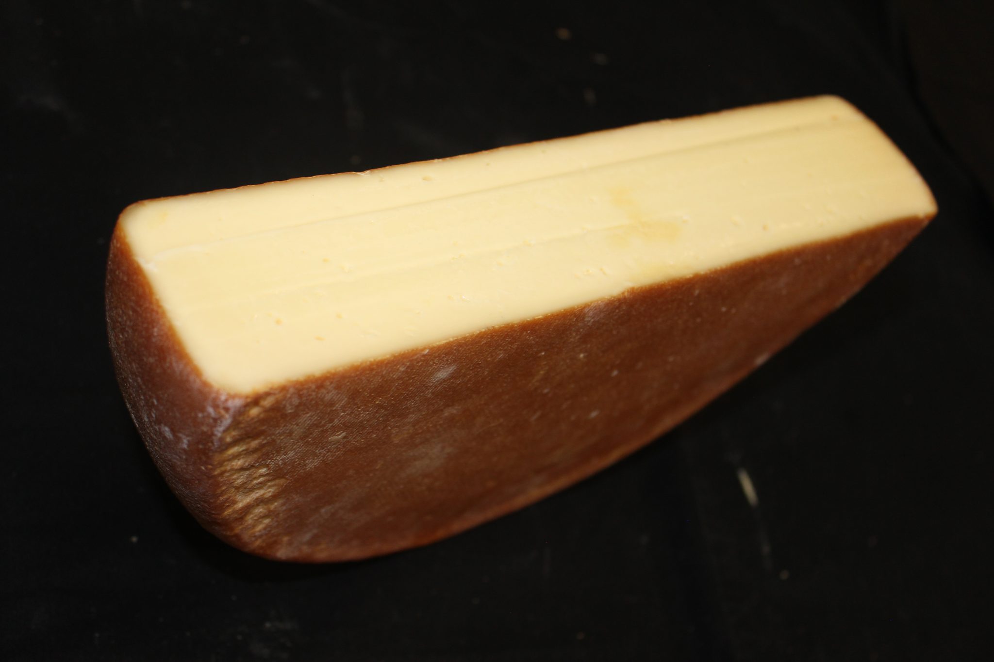 Raclette suisse fumée, fromage affiné par La Fromagerie du Berger