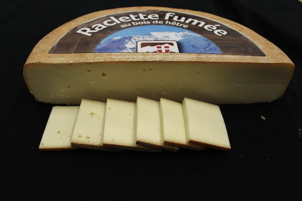 Raclette de Savoie fumée, fromage affiné par La Fromagerie du Berger